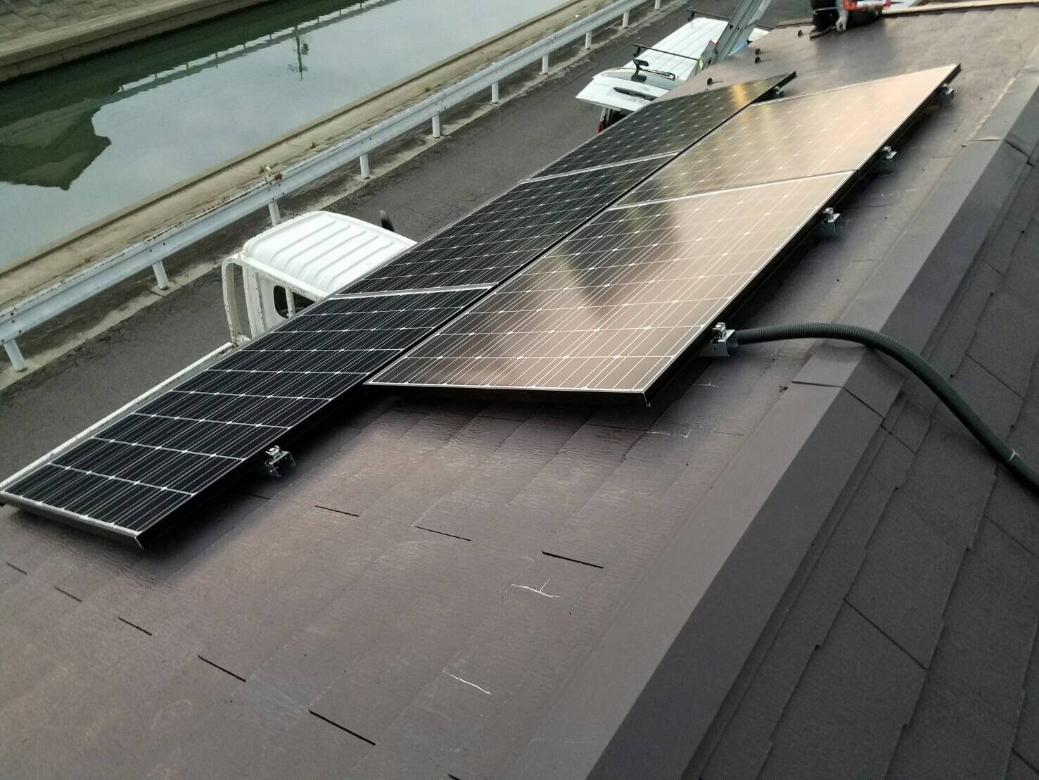 H様邸　太陽光発電システム設置工事